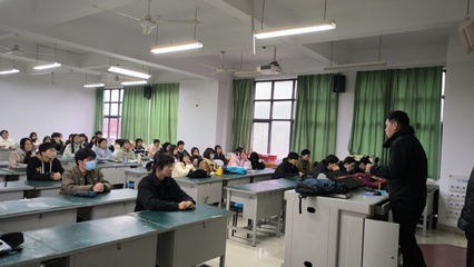设计学院领导率队开展“开学第一课”教学检查 全面把脉教育教学质量